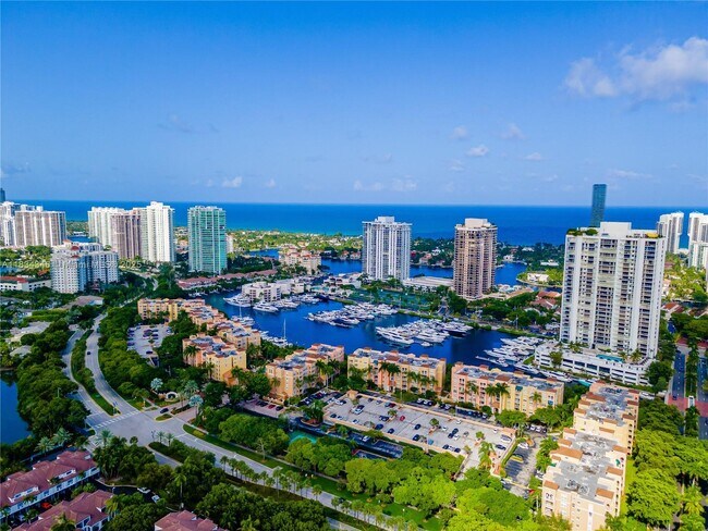 Building Photo - 19655 E Country Club Dr