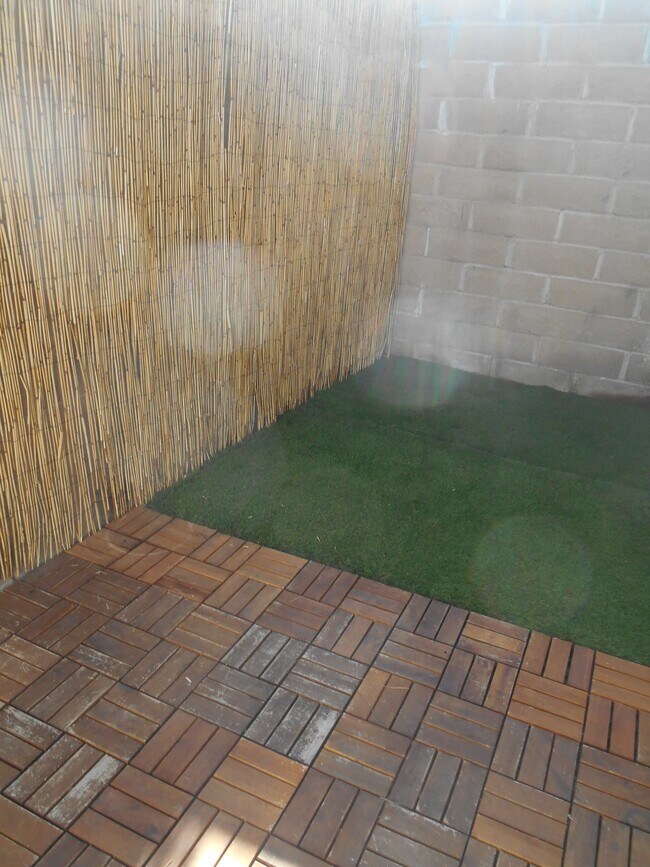 Building Photo - 898 Rhinegold Way