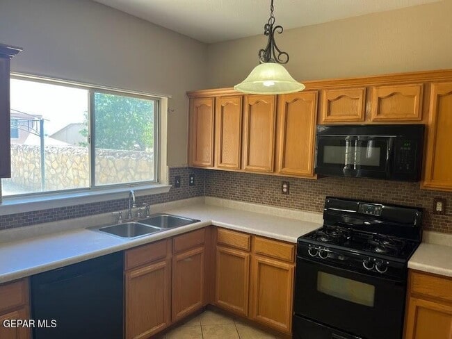 Building Photo - 7080 Luz De Espejo Dr