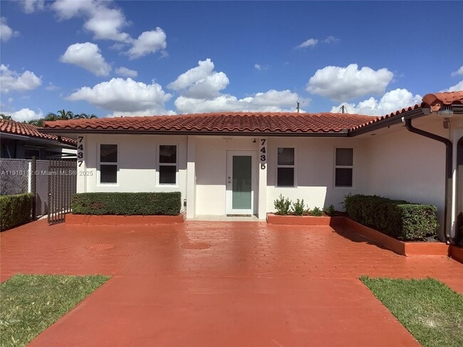 Building Photo - 7435 SW 23rd St