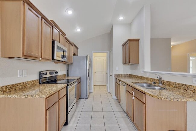 Building Photo - 409 E 97th St