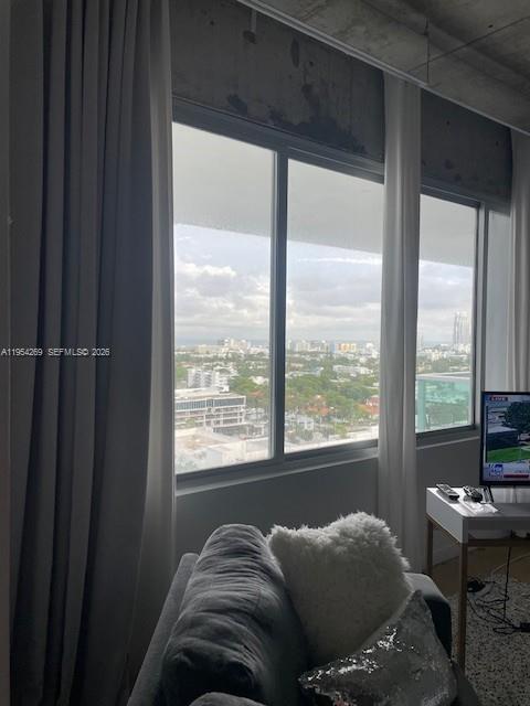 Building Photo - 1000 West Ave