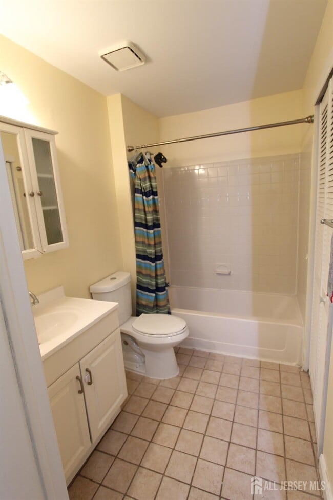 Building Photo - 8201 Tamarron Dr