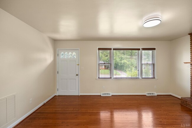 Building Photo - 106 Bryant Rd