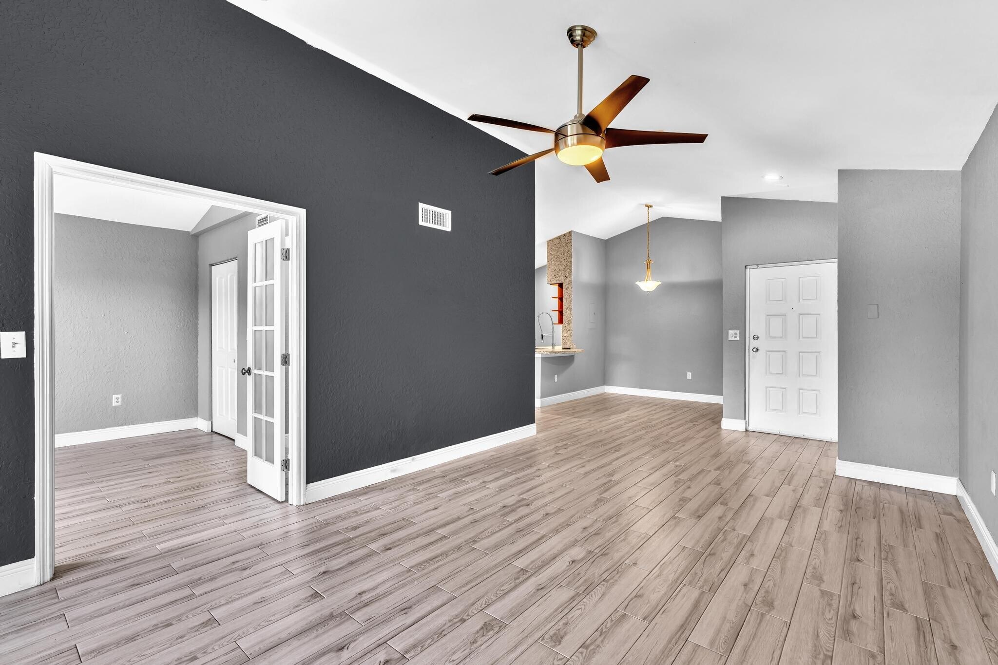 Building Photo - 2803 N Oakland Forest Dr