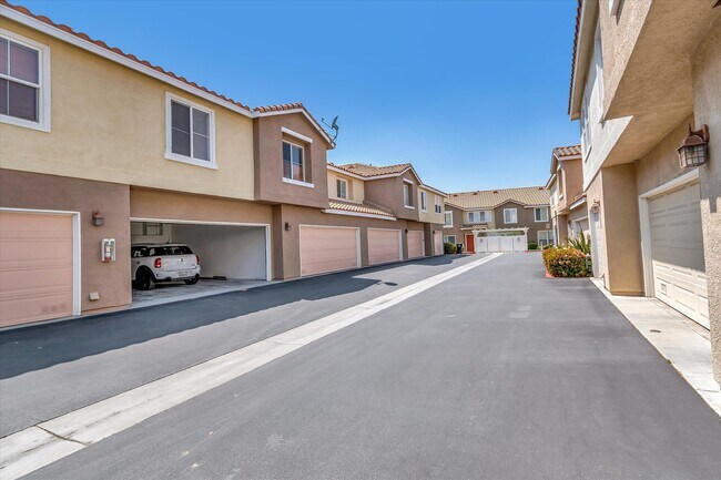 Building Photo - 18014 Flynn Dr