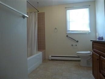 Building Photo - 2 Blueberry Dr