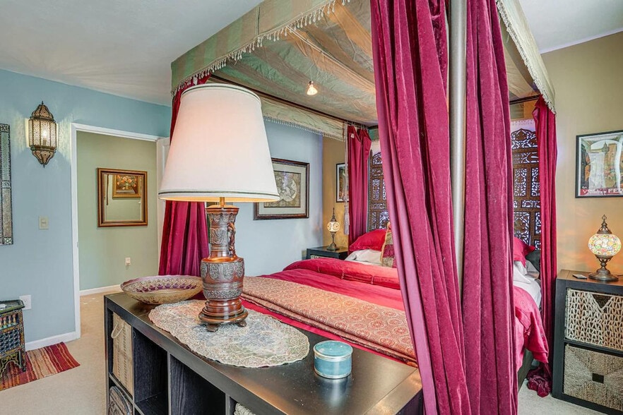 Building Photo - 649 El Centro Rd