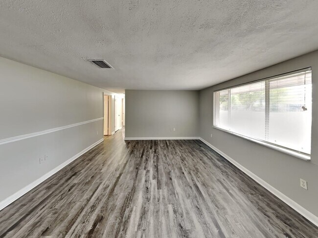 Building Photo - 4807 29th Ave W