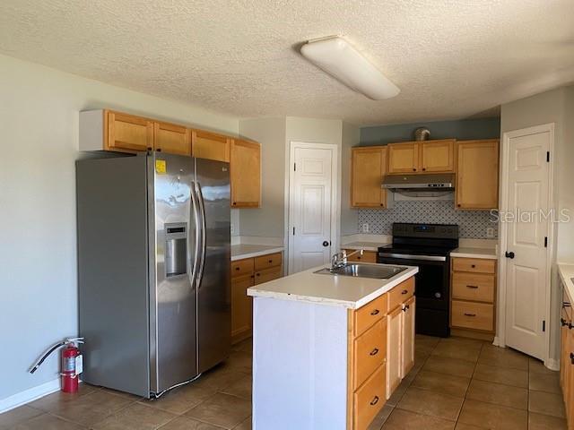 Building Photo - 10524 Laxton St