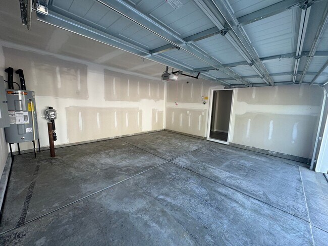 Building Photo - 2128 Clapham Ct