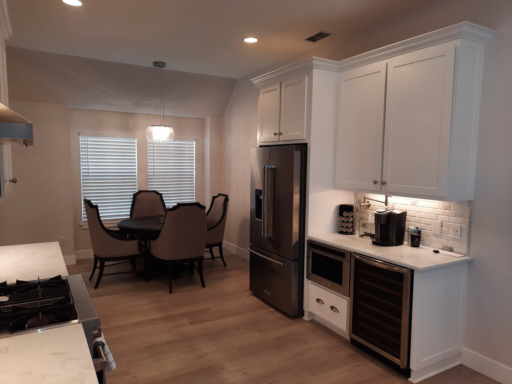 Building Photo - 1735 Woodridge Dr