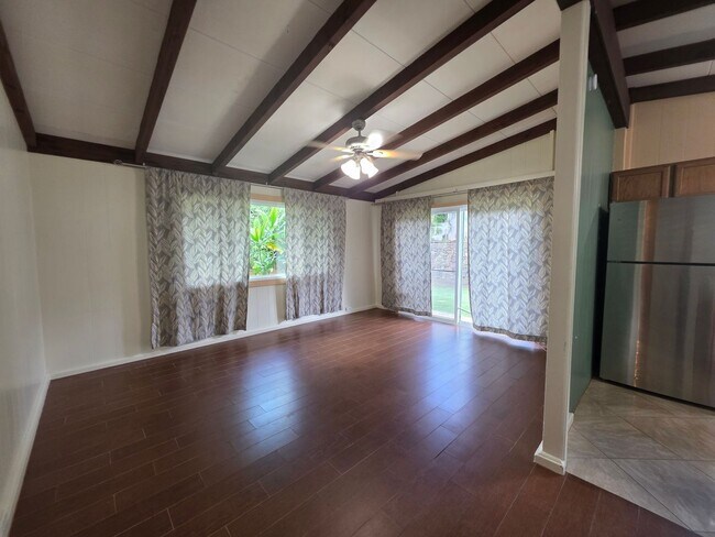 Building Photo - AVAILABLE NOW! 3 bed, 1.5 bath with 2 parking in Kailua.