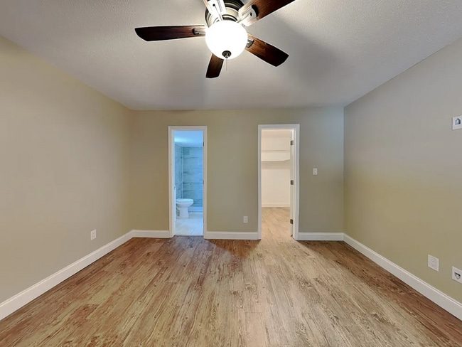 Building Photo - 1556 Nottingham Dr