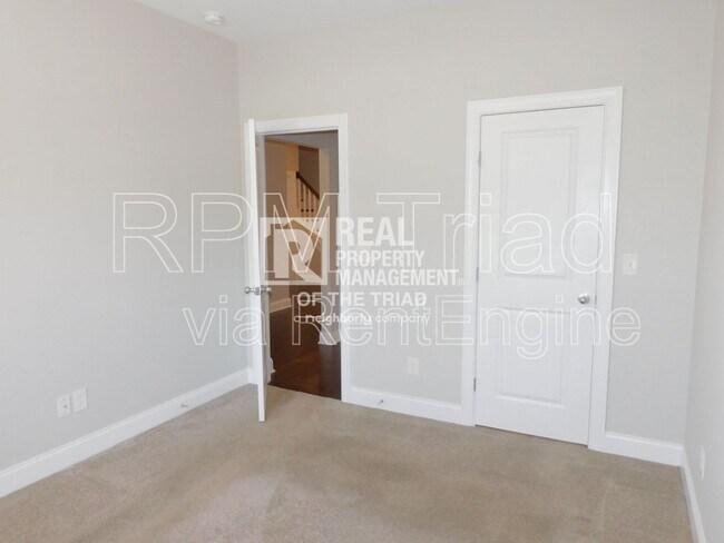 Building Photo - 6826 Magnolia Pk Ct