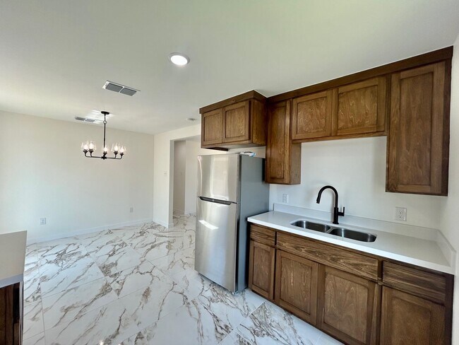 Building Photo - 1628 Bilbao Drive