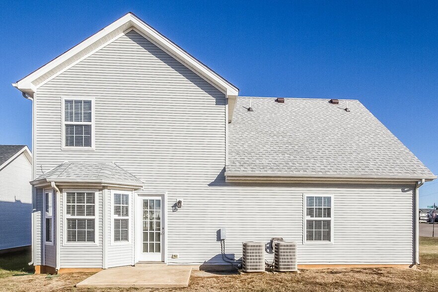 Building Photo - 5039 Tabitha St