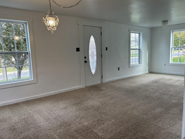 Building Photo - 349 E Fulton St