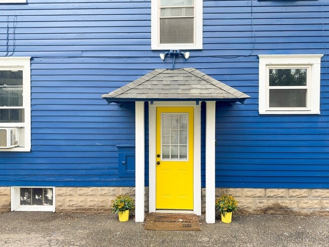 Building Photo - 114 Linden Rd