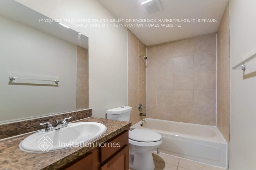Building Photo - 711 47th St E