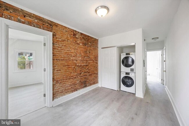 Building Photo - 3645 Indian Queen Ln