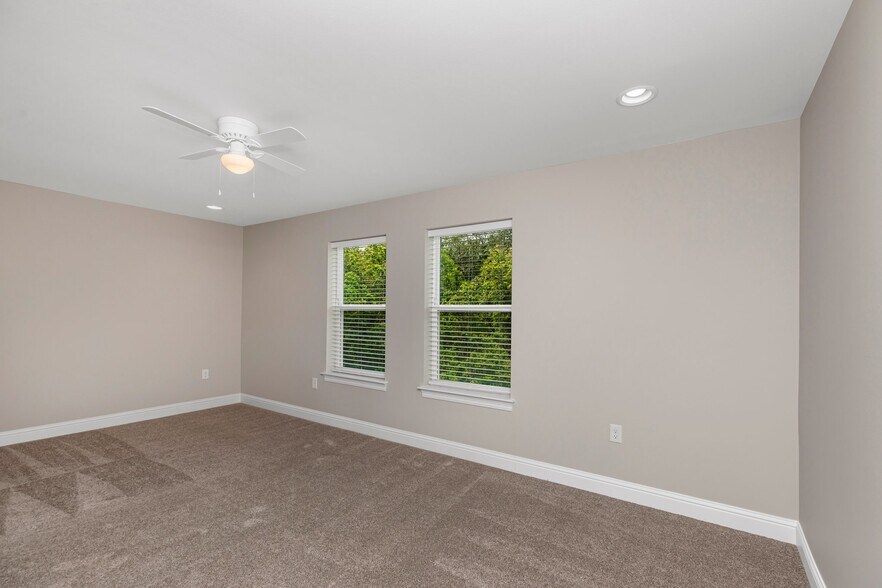 Building Photo - 216 Walton Ave