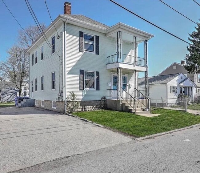 Building Photo - 252 Vine St