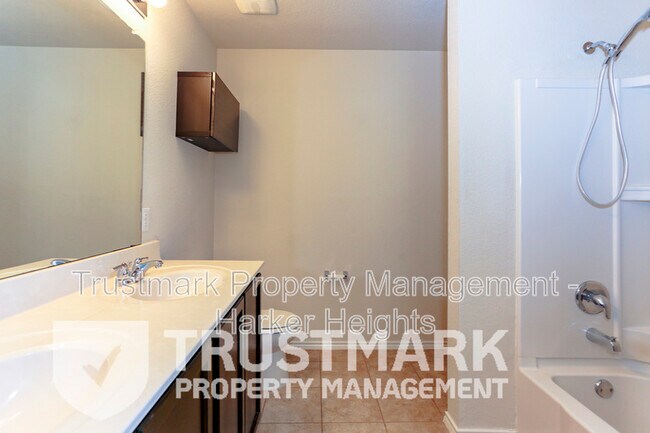 Building Photo - 1321 Cozy Creek Dr