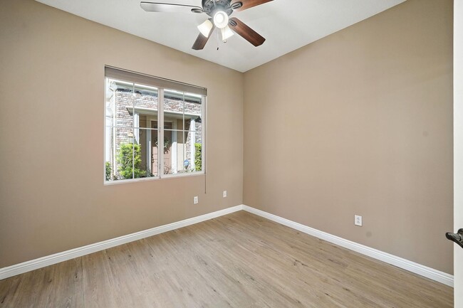 Building Photo - GORGEOUS 4+3 in Copperhill Area