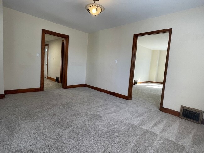 Building Photo - BRICK & ROLL  3 BEDROOM 1.5 BATH PARADISE ...