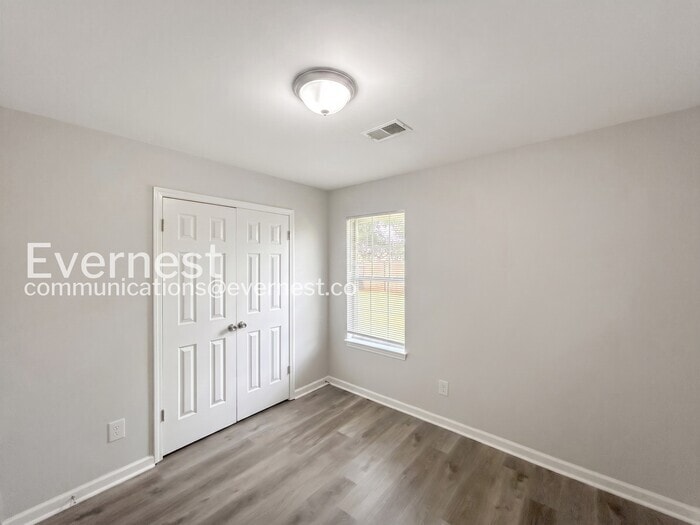 Building Photo - 2912 Waverly Dr