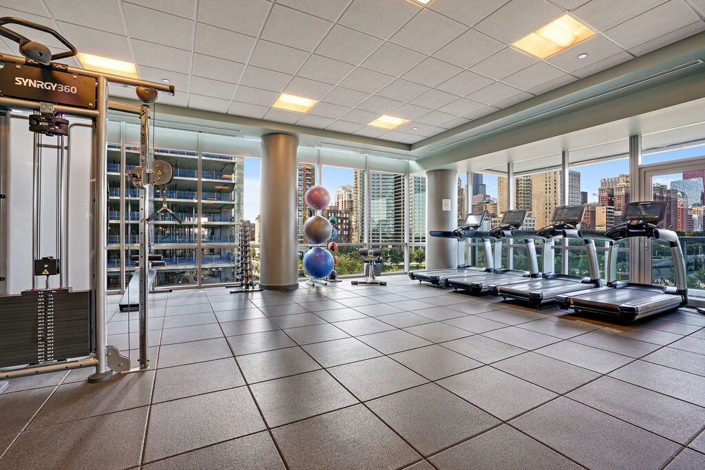 Building Photo - 1201 S Prairie Ave