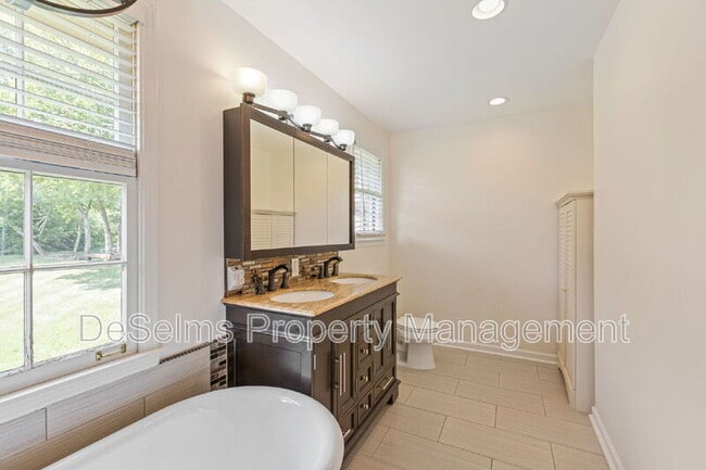 Building Photo - 6999 Tartan Dr
