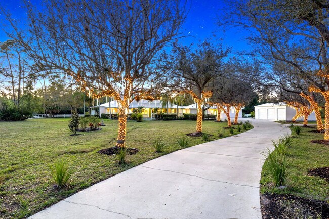 Building Photo - 15100 Sweetwater Ct