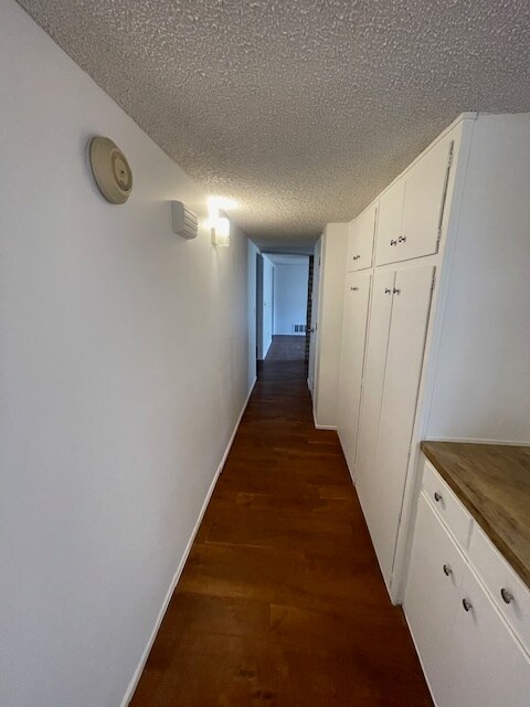 Building Photo - 8001 N El Tovar Pl