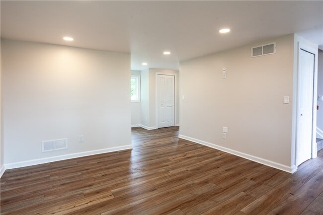 Building Photo - 5252 Arbor Rd