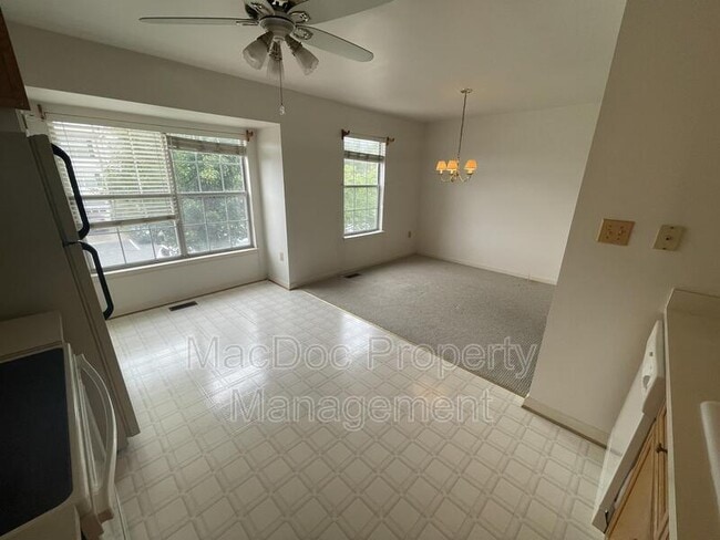Building Photo - 11303 Kings Crest Ct