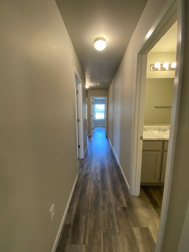 Building Photo - Available Now!! Modern Comfort & Convenience – 3 Bed, 2 Bath Duplex in Lawlis Ranch