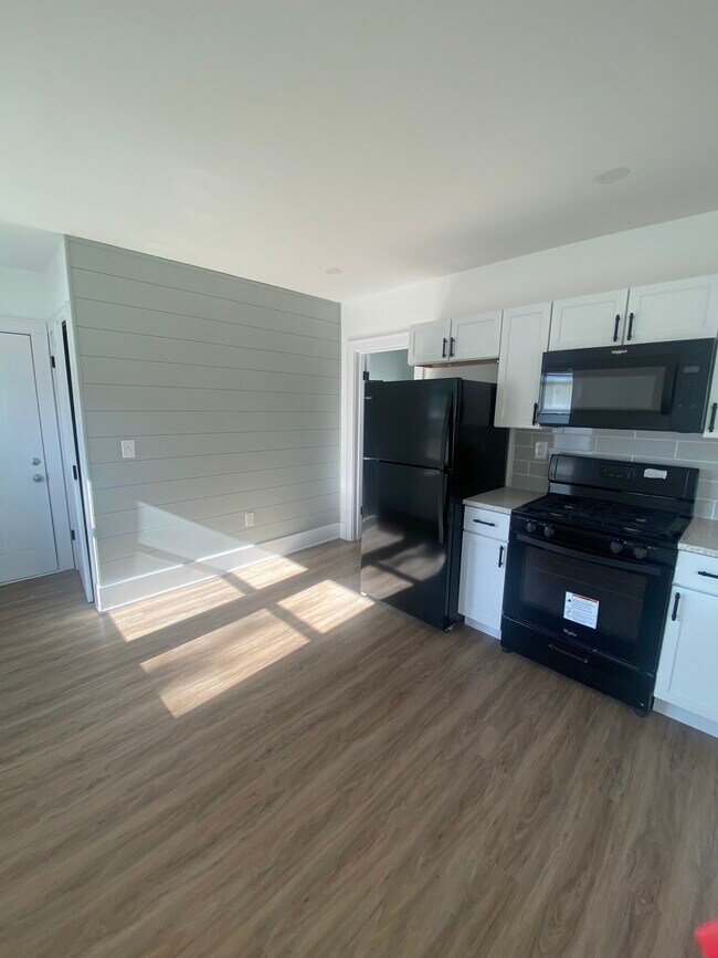 Building Photo - 1131 E Garfield St