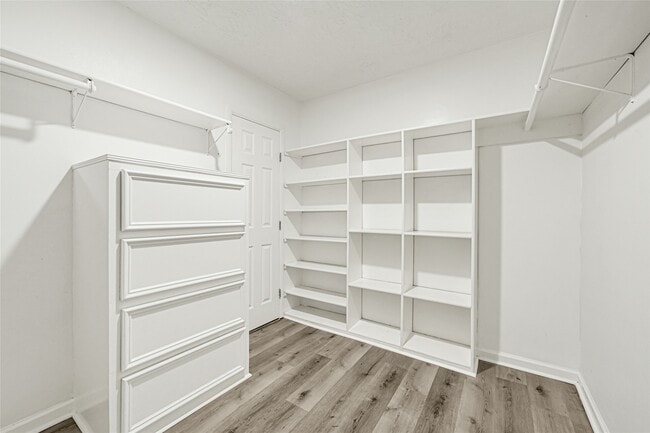 Building Photo - 2131 Counter Point Dr