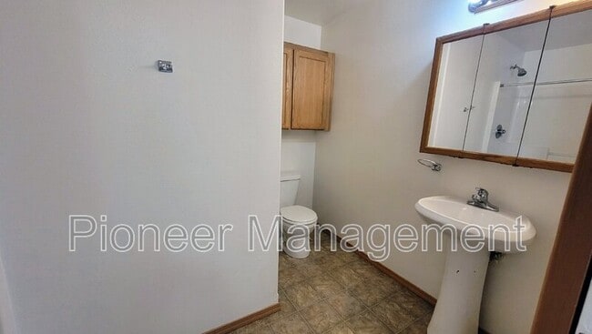 Building Photo - 324 Maylea Pl