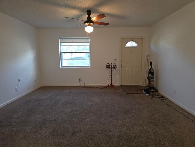 Building Photo - 231 Hibiscus St