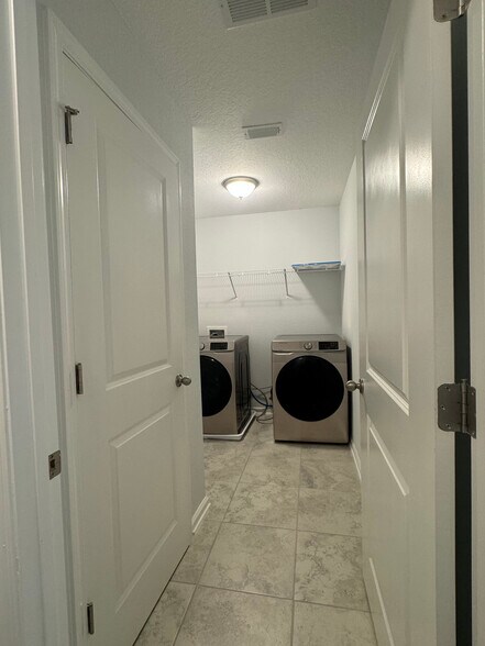 Building Photo - 11160 Minnetta Ct