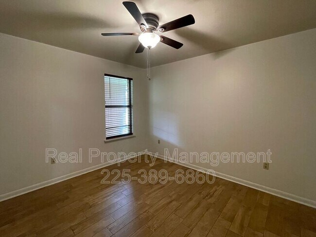 Building Photo - 13640 Rampart Ct