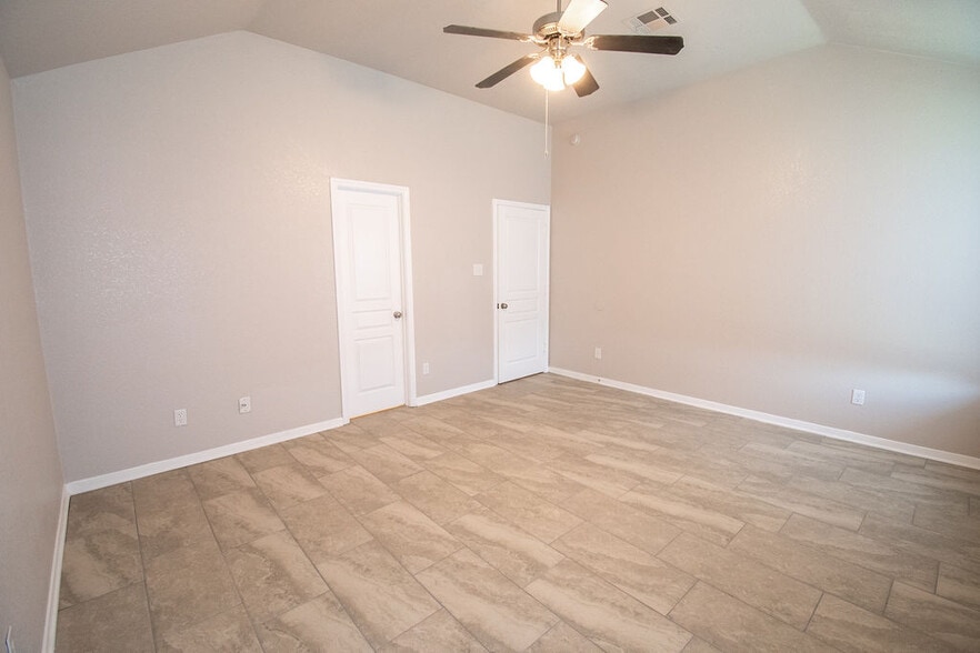 Master suite - 5302 Leadville Dr