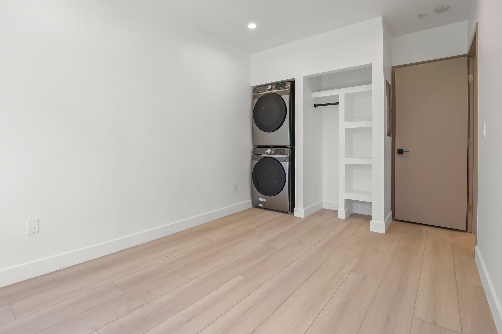 Building Photo - 11004 Hortense St