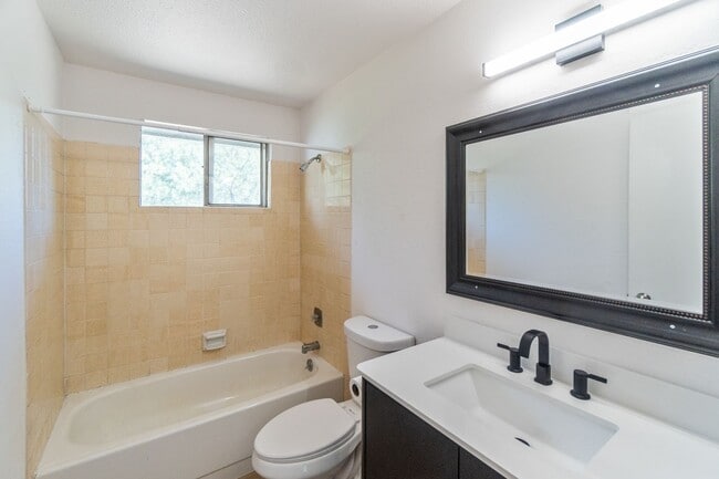 Building Photo - Gorgeous Single Family Home in Spokane's S...