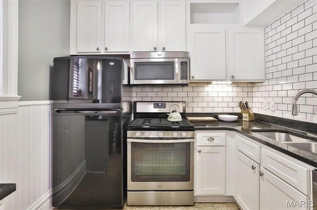 Building Photo - 2018 Senate St