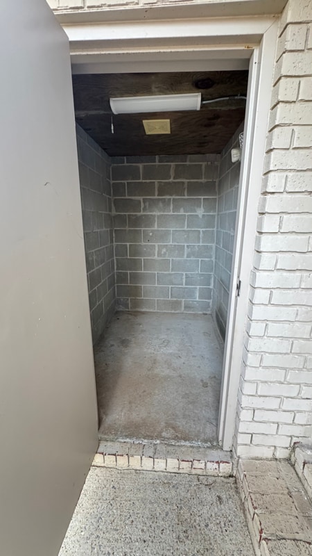 Building Photo - 350 Revere Rd