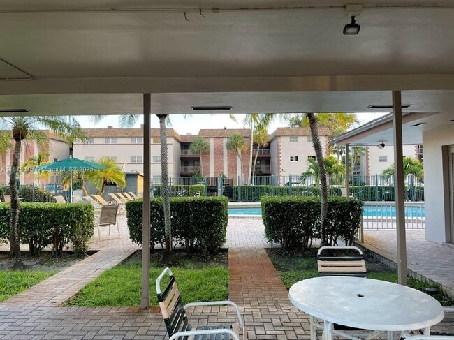 Building Photo - 2510 SW 81st Ave